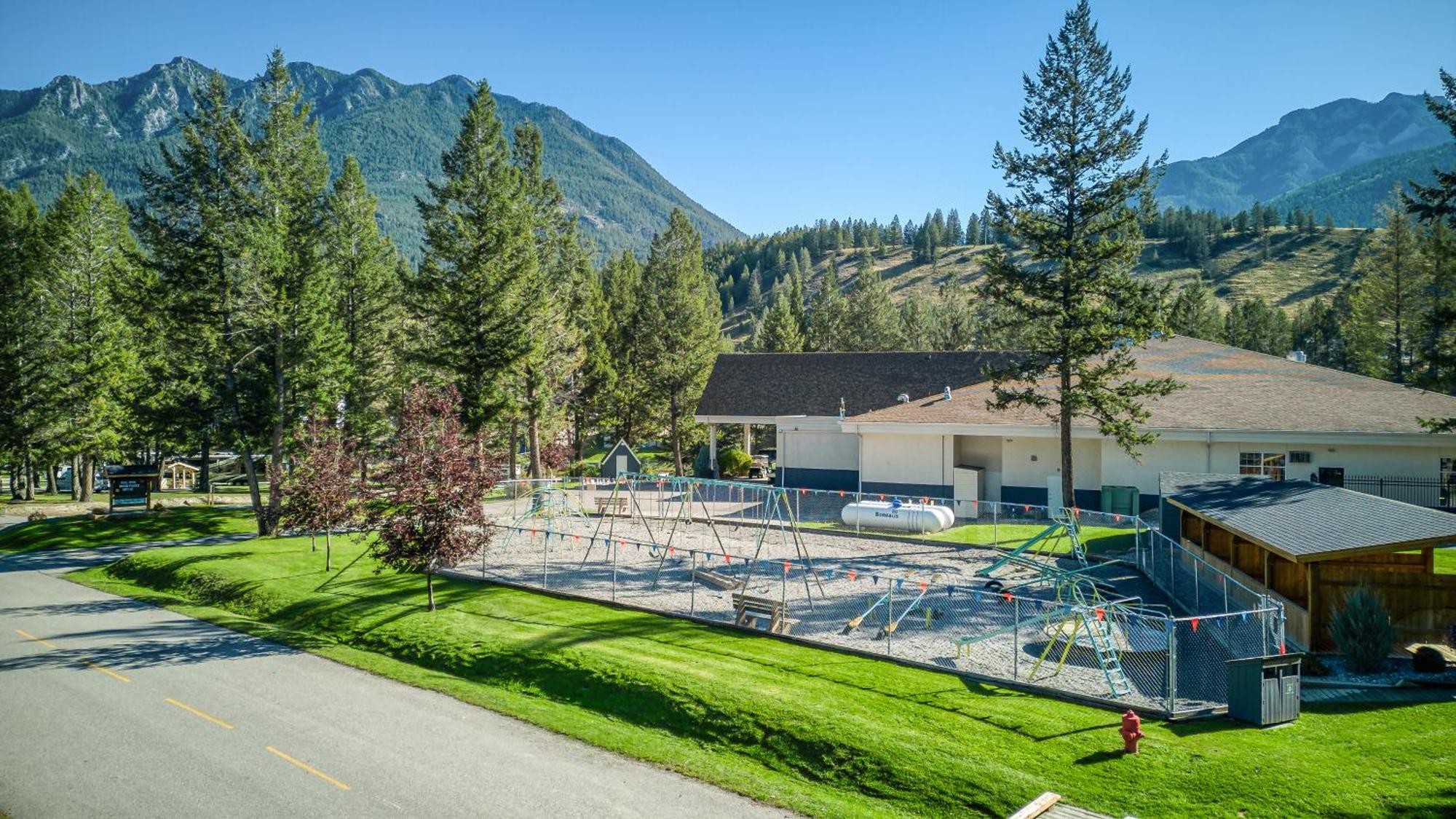 Ridgeview Resort Radium Hot Springs Eksteriør billede